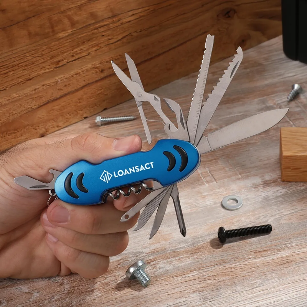 Multi-outils 15 en 1 - DB710